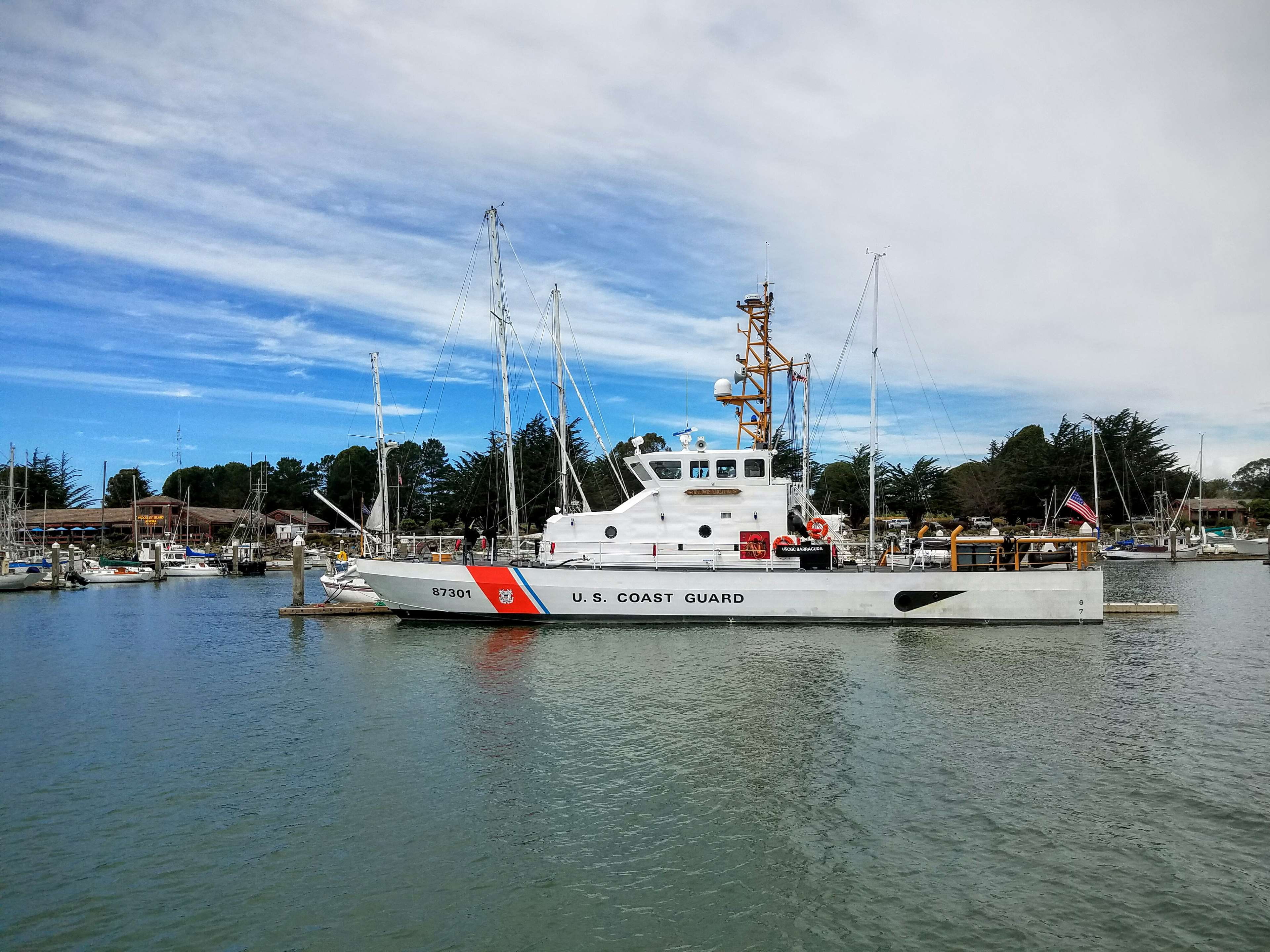 Luxury Yacht - HD Wallpaper 