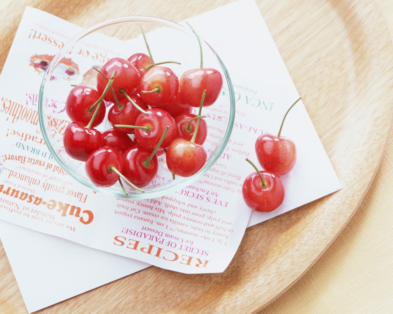 Room Flower Wallpaper - Red Cherry - HD Wallpaper 