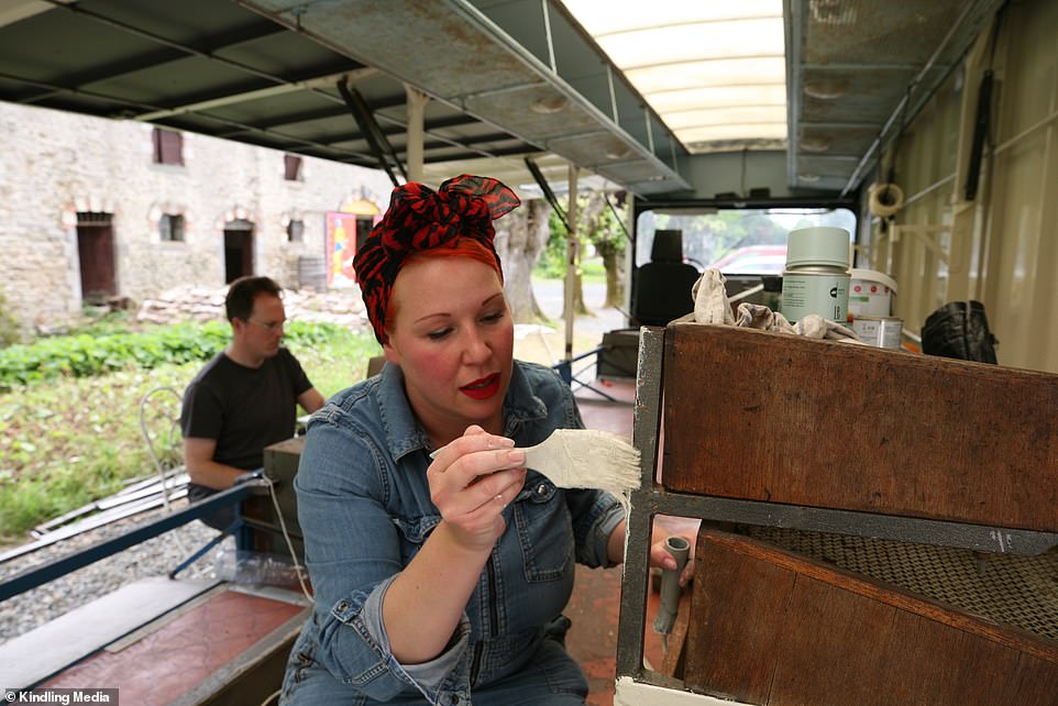 Angel And Dick Have Plenty Of Ideas For Their Renovation - Architecture - HD Wallpaper 