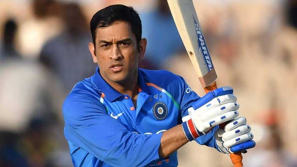 Cricket Player Ms Dhoni - HD Wallpaper 