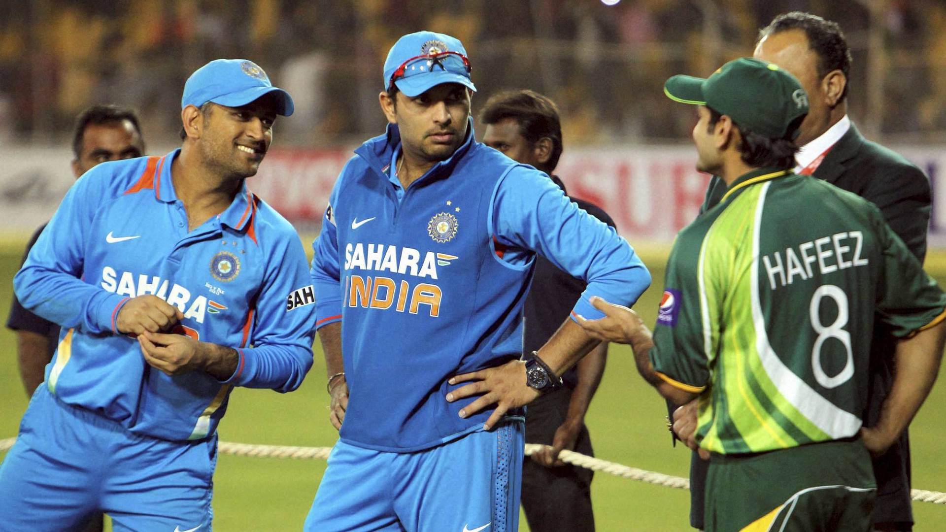 Ind Vs Pak Dhoni - HD Wallpaper 