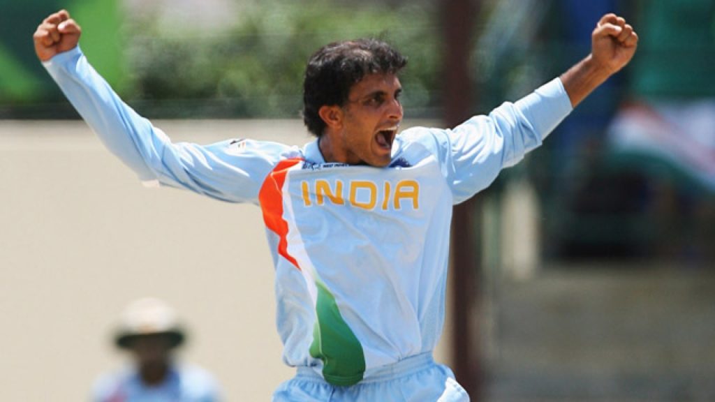 Sourav Ganguly Wallpapers - Sourav Ganguly In Odi Jersey - HD Wallpaper 
