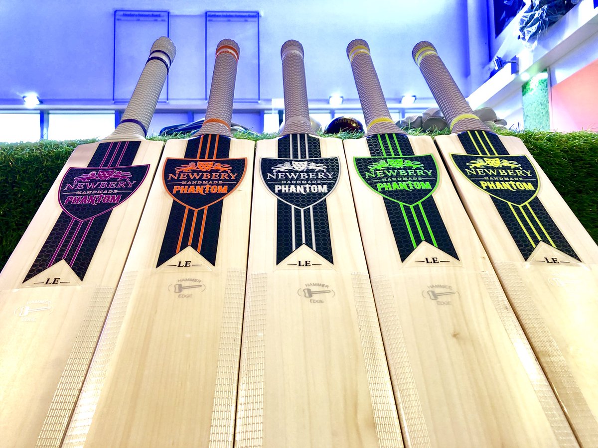 Newbery Cricket Bat Phantom - HD Wallpaper 
