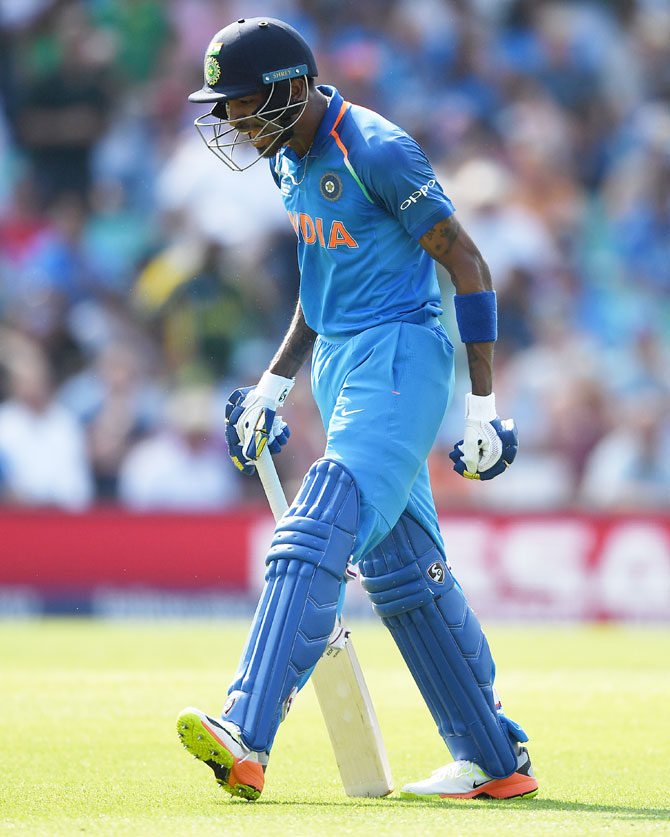 Hardik Pandya Of India Shows His Frustration After - Champions Trophy Hardik Pandya - HD Wallpaper 