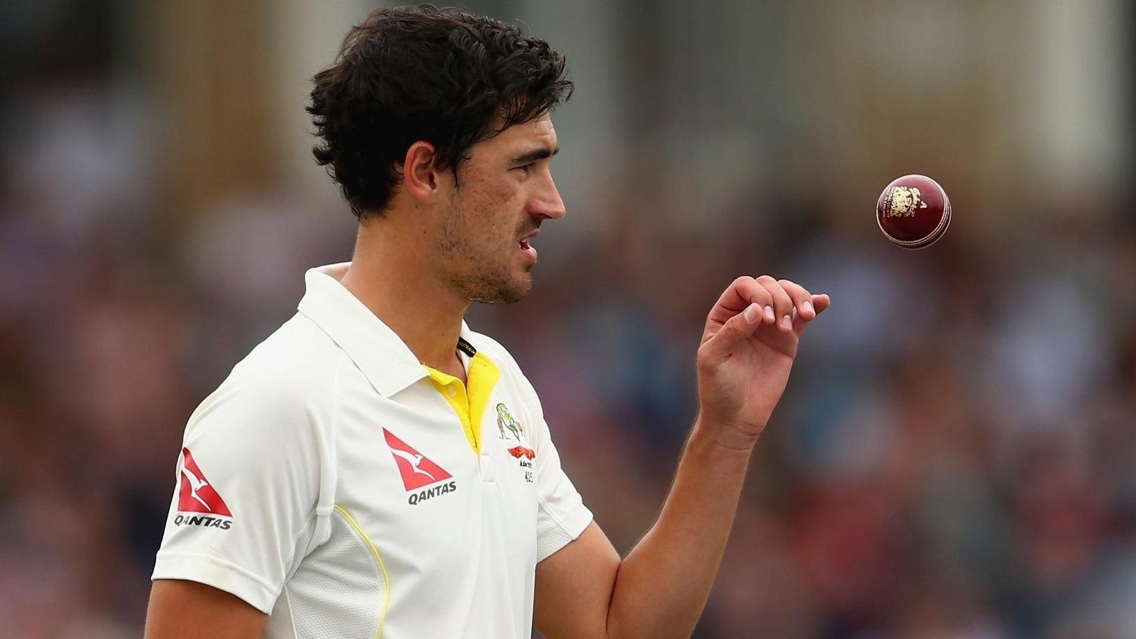 Mitchell Starc Hd Images - Duke Test Cricket Ball - HD Wallpaper 