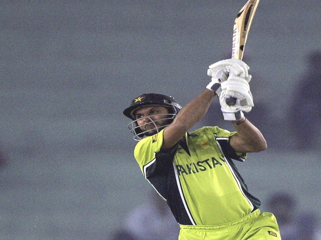 Shah#afridi Wallpaper 10 - Shahid Afridi Batting Old - HD Wallpaper 