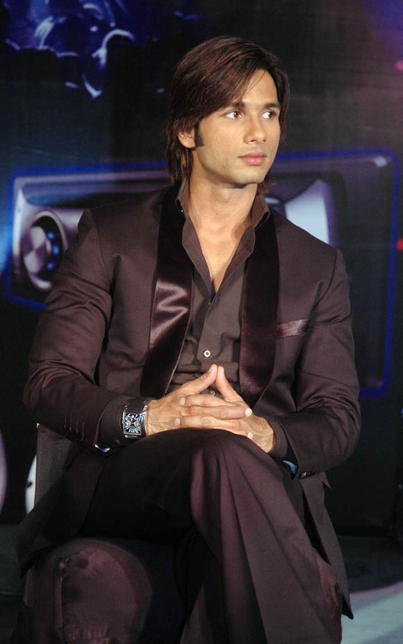 Shahid Kapoor In Kaminey - 580x926 Wallpaper Shahid Kapoor In Kaminey - 580x926 Wallpaper