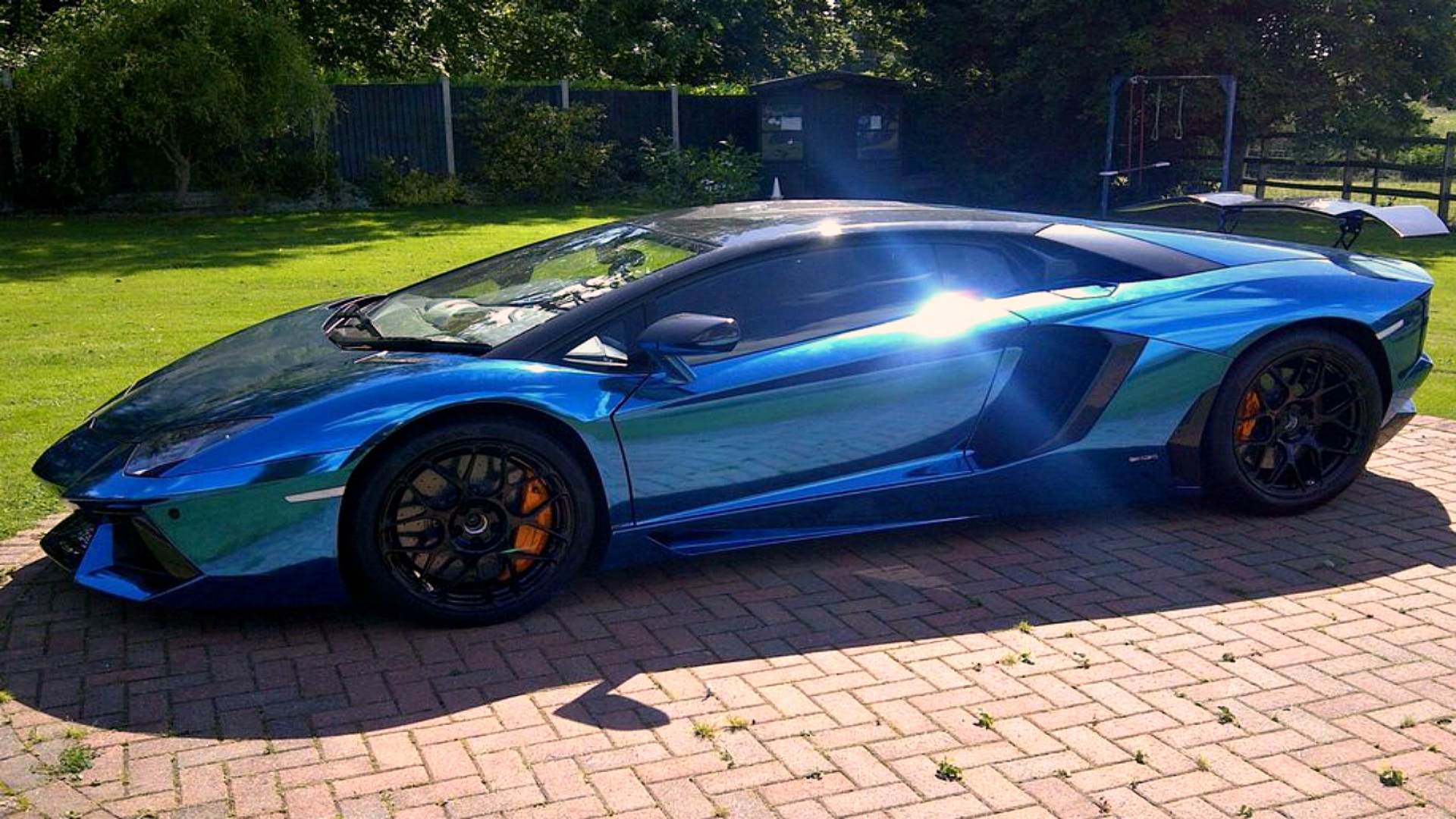 Blue Mirrored Lamborghini Most Expensive Car Wide Future - Most Expensive And Beautiful Car - HD Wallpaper 