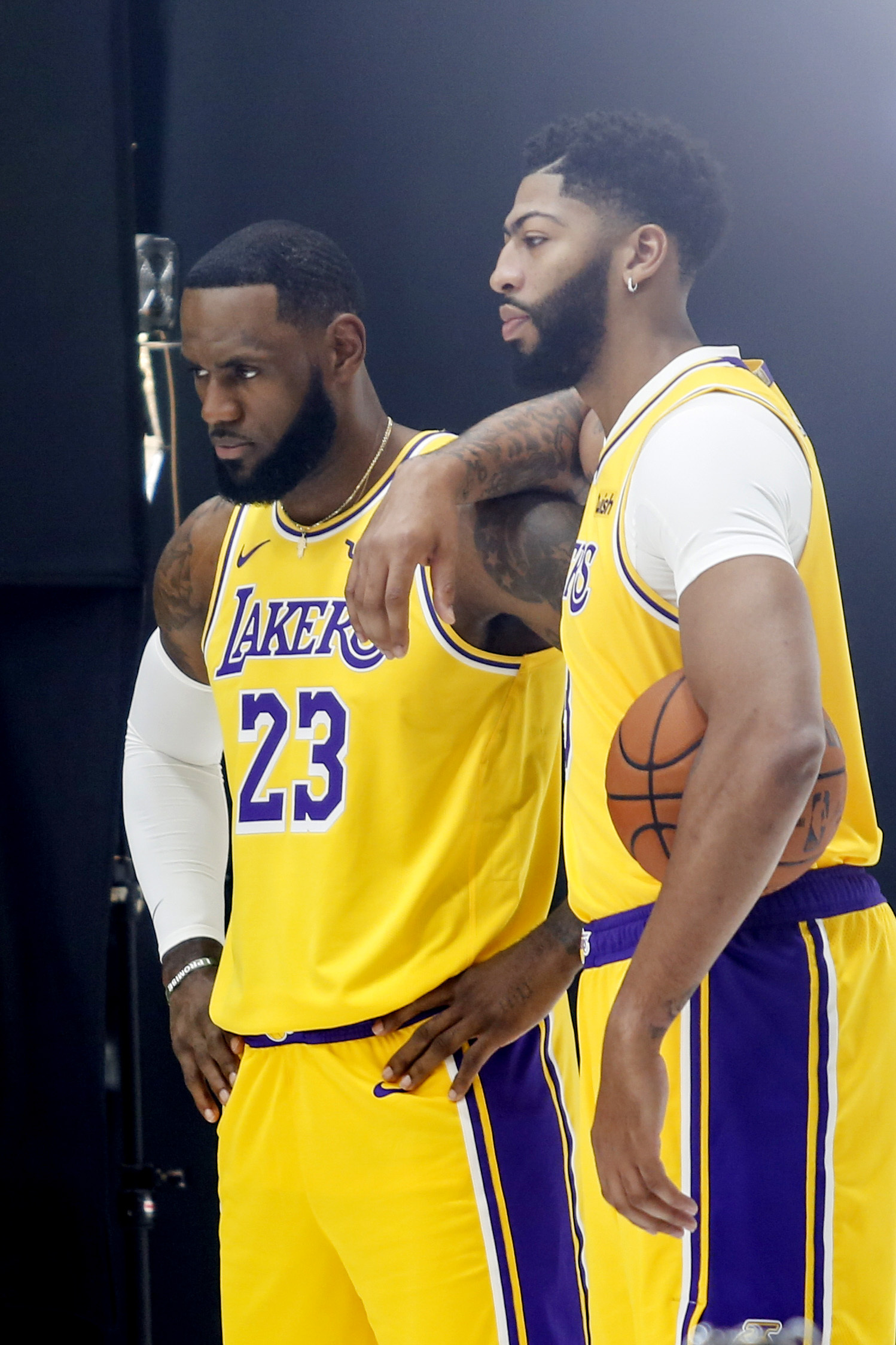 Lebron James And Anthony Davis - 1498x2247 Wallpaper Lebron James And Anthony Davis - 1498x2247 Wallpaper
