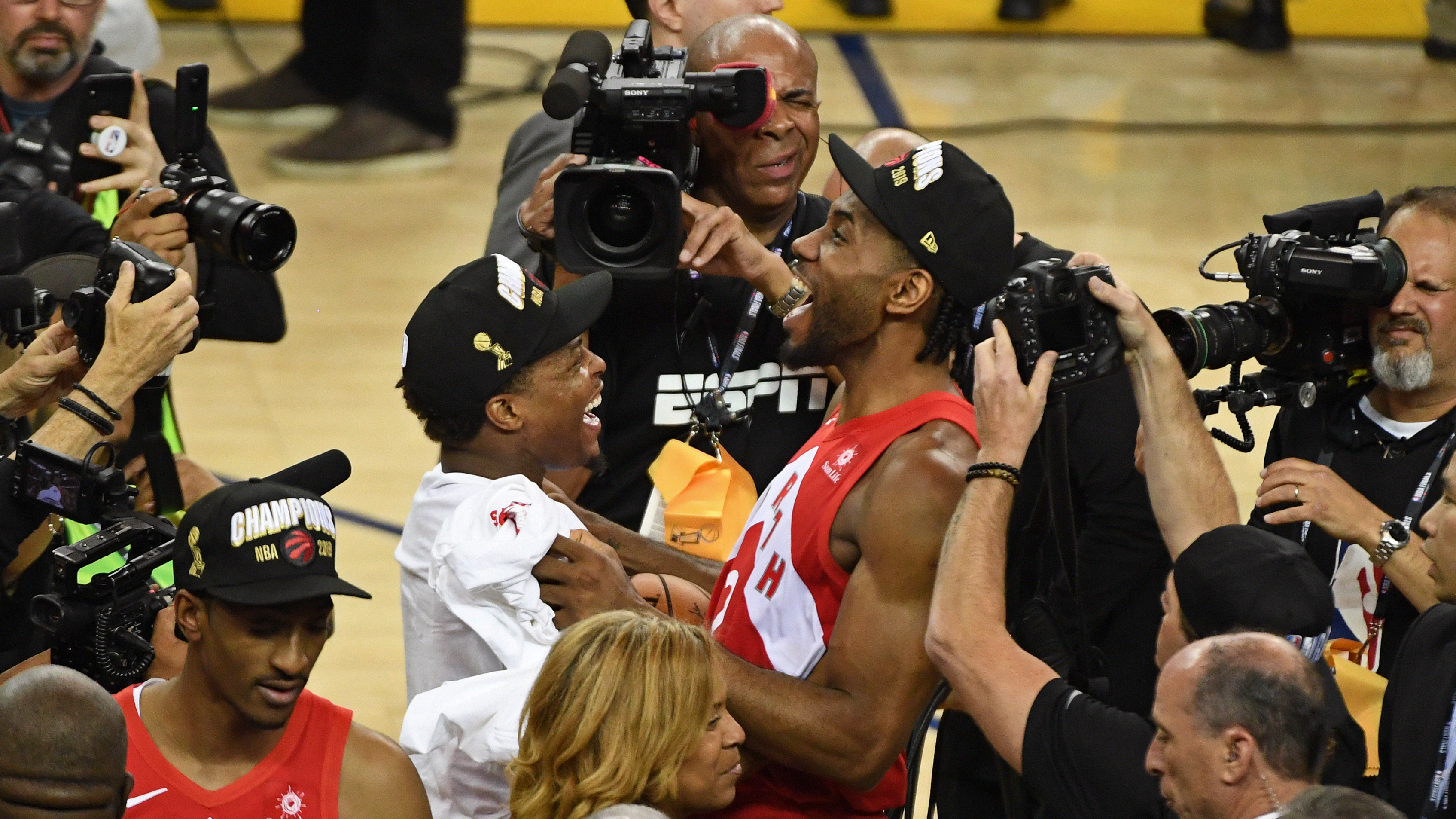 Kawhi Leonard Kyle Lowry - HD Wallpaper 