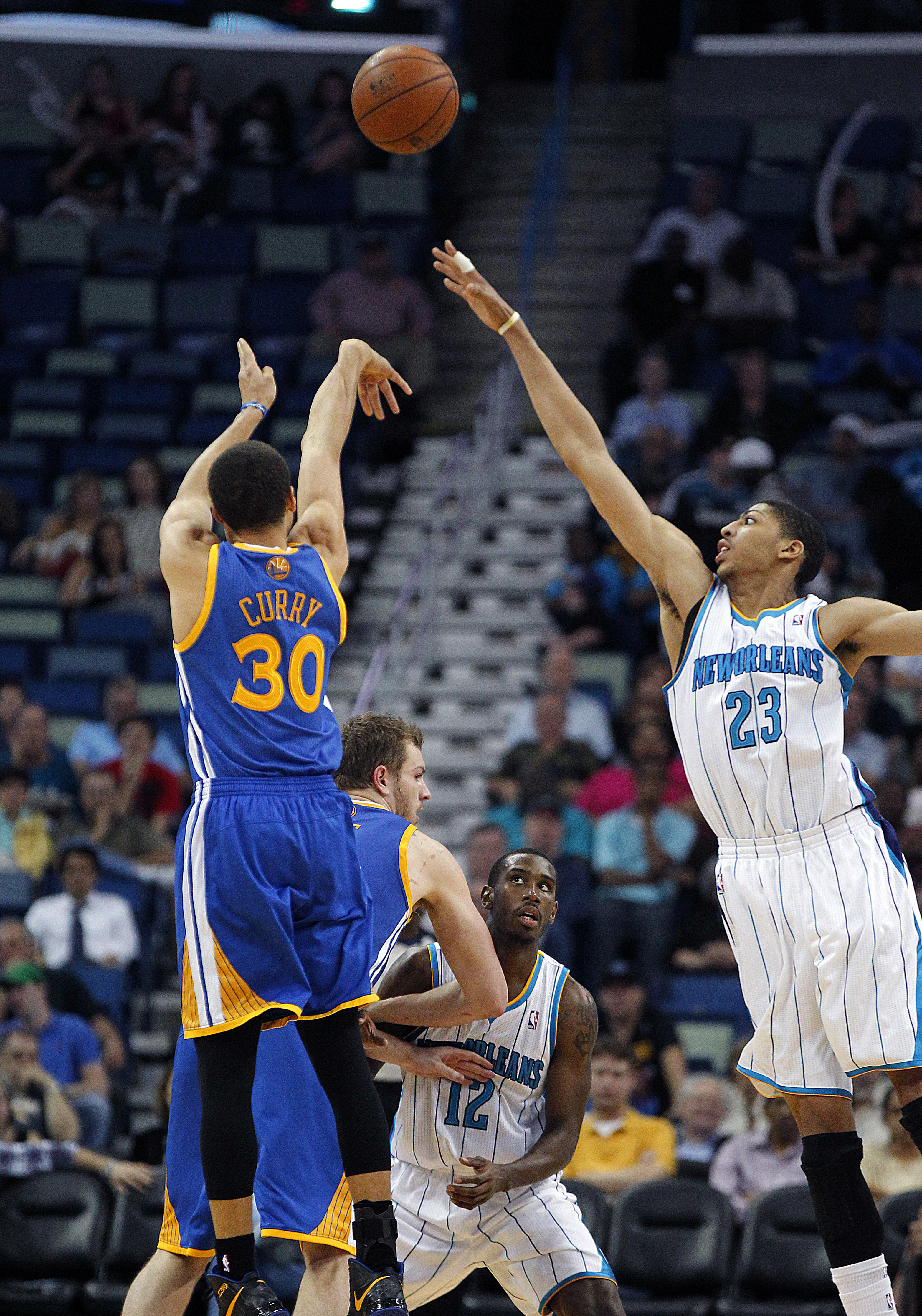 Stephen Curry, Anthony Davis - Steph Curry Shooting From Behind - HD Wallpaper 