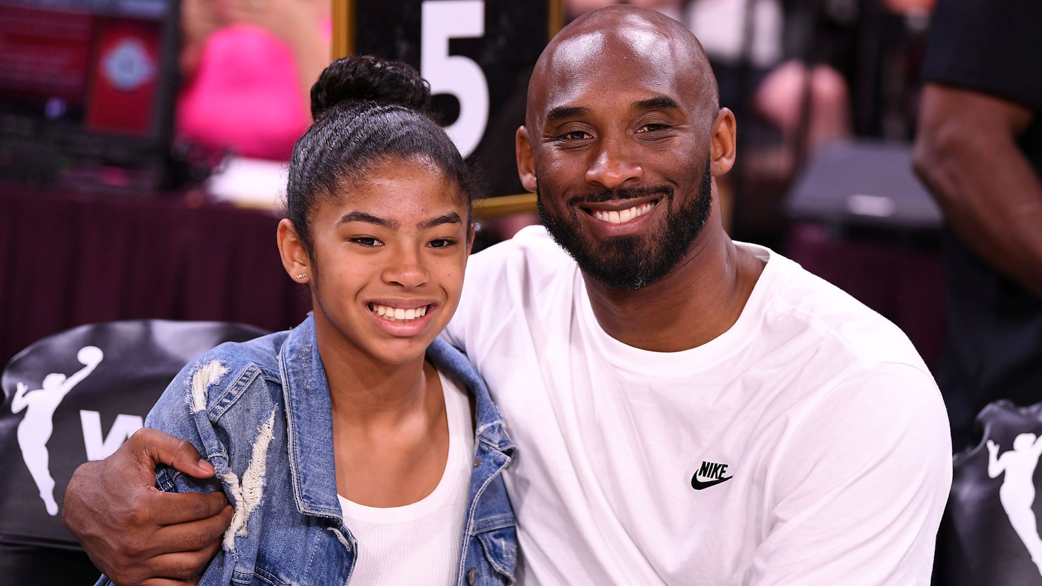 Bryant Pictured With His Daughter Gianna In Las Vegas - Kobe Bryant And Gigi - HD Wallpaper 