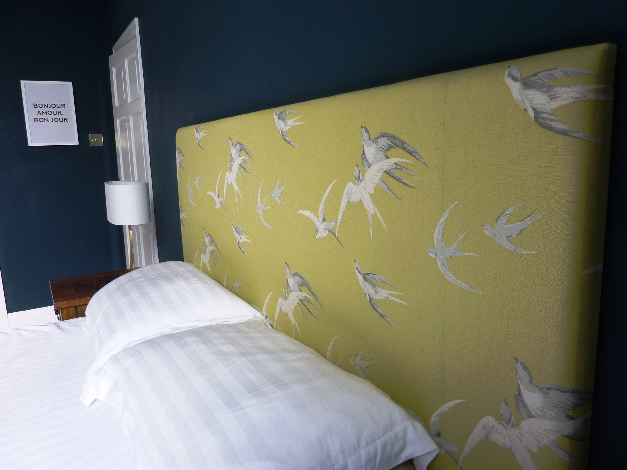Sanderson Swallows Headboard - Sanderson Swallows Lime - HD Wallpaper 