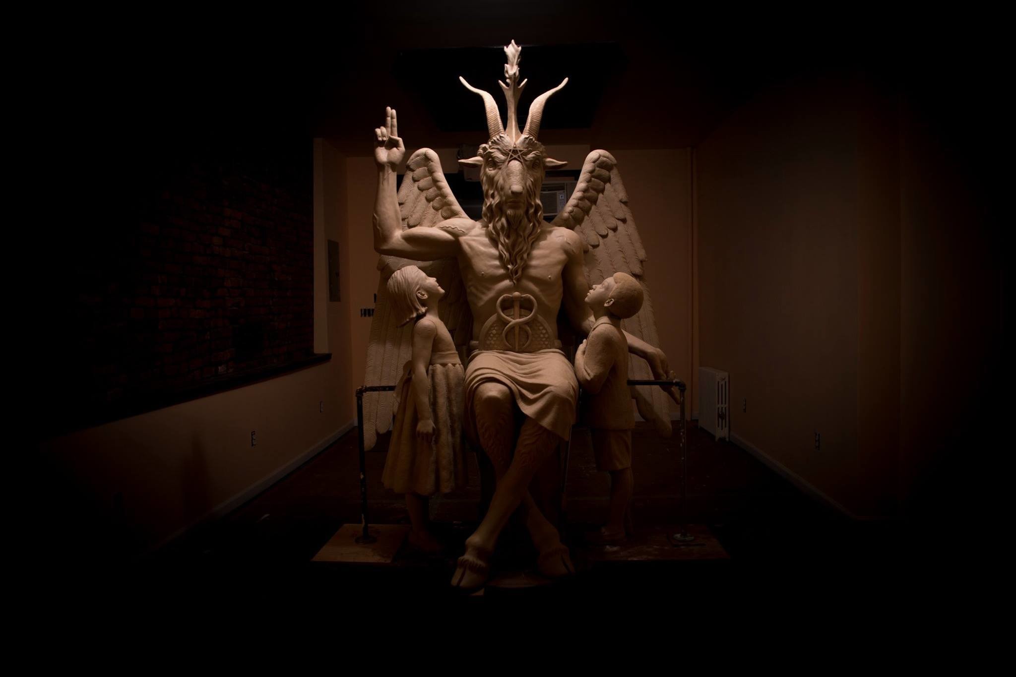 Statue Wallpaper 
 Data-src /w/full/d/a/6/360152 - Satanic Temple Baphomet - HD Wallpaper 