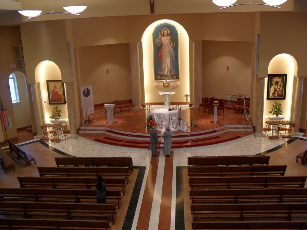 Roman Catholic Ethnic Polish Church-divine Mercy Polish - Polish Church Lombard Il - HD Wallpaper 