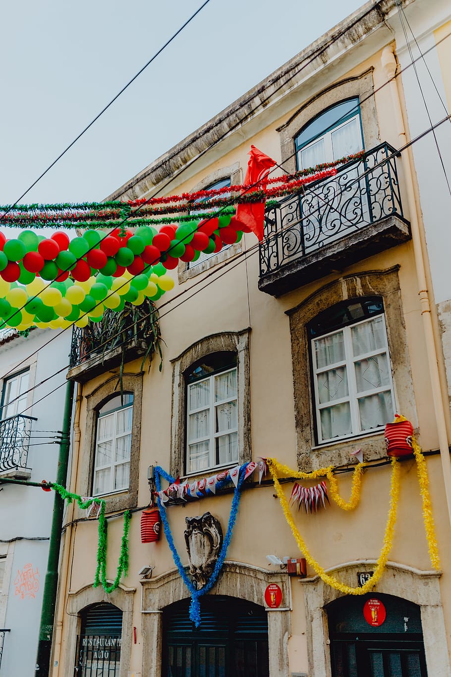 Streets Decorated For The Saint Anthony Feast In Lisbon, - House - HD Wallpaper 
