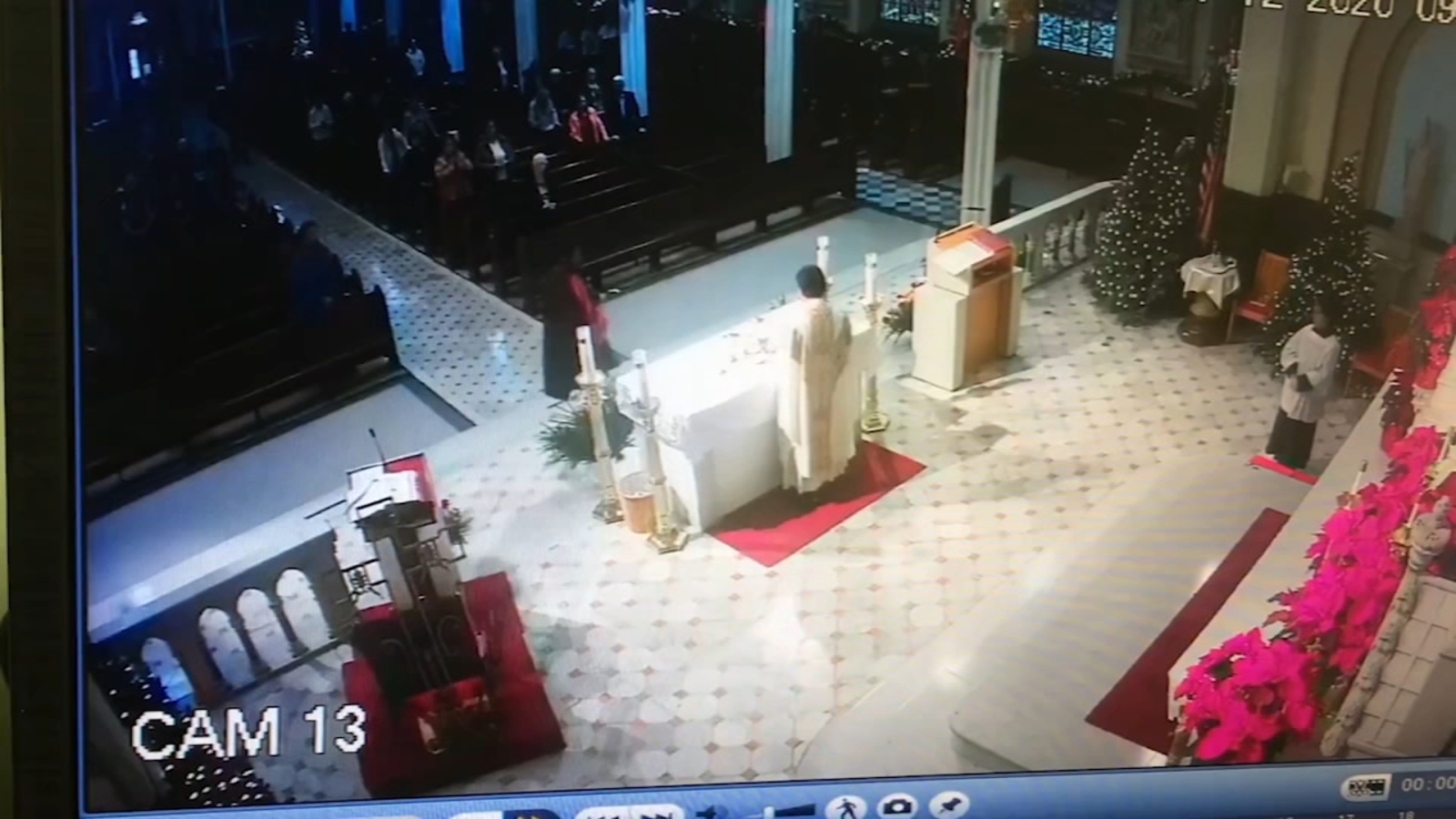 Man Profane The Altar During Sunday Mass At Saint Anthony - Man Desecrates Altar With Juice - HD Wallpaper 