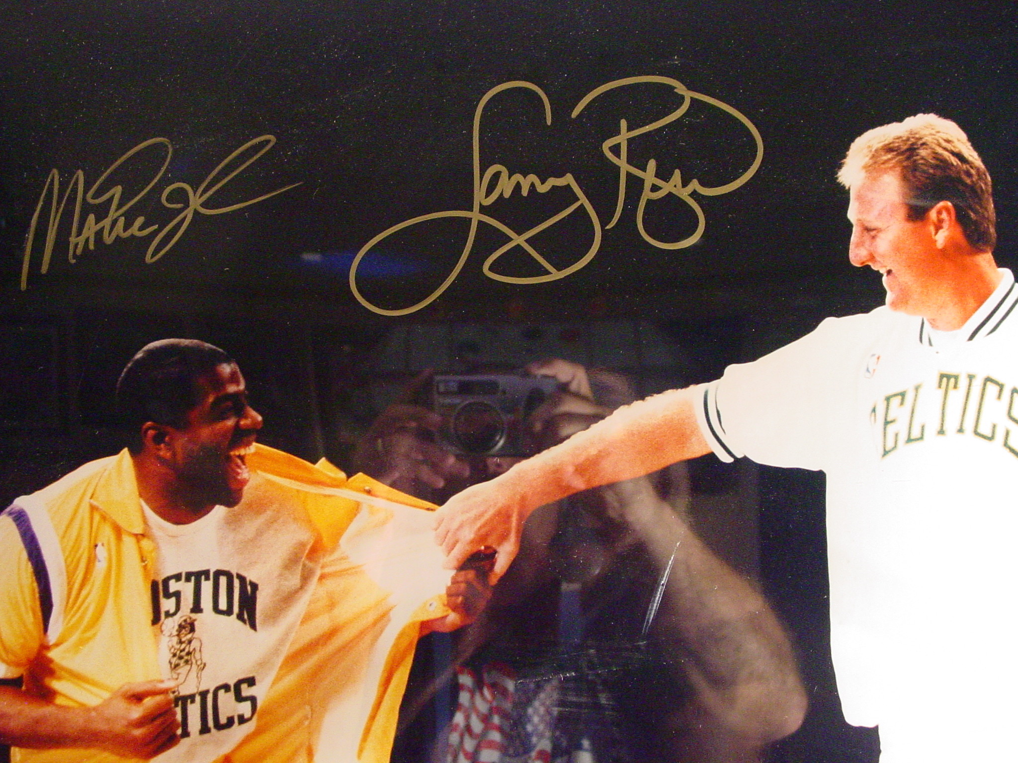 Share 
 Data Src Amazing Larry Bird Wallpapers - Larry Bird And Magic Johnson - HD Wallpaper 