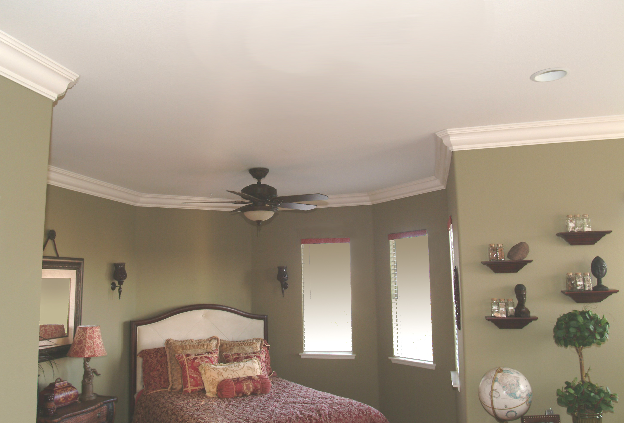 Crown Moulding Vs No - HD Wallpaper 