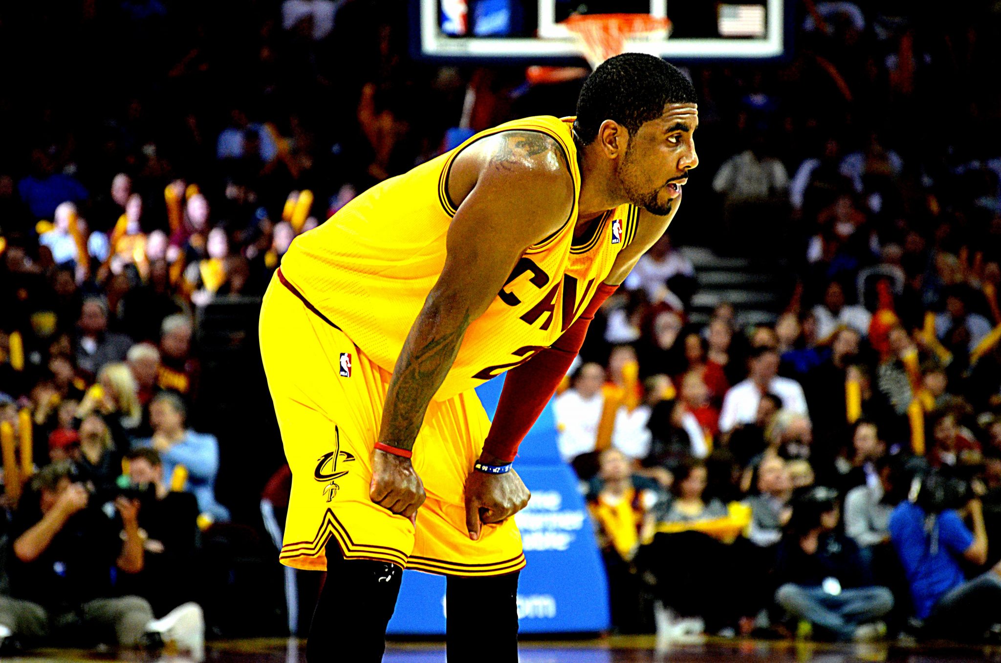 Kyrie Irving Cleveland Cavaliers - Basketball Player - HD Wallpaper 
