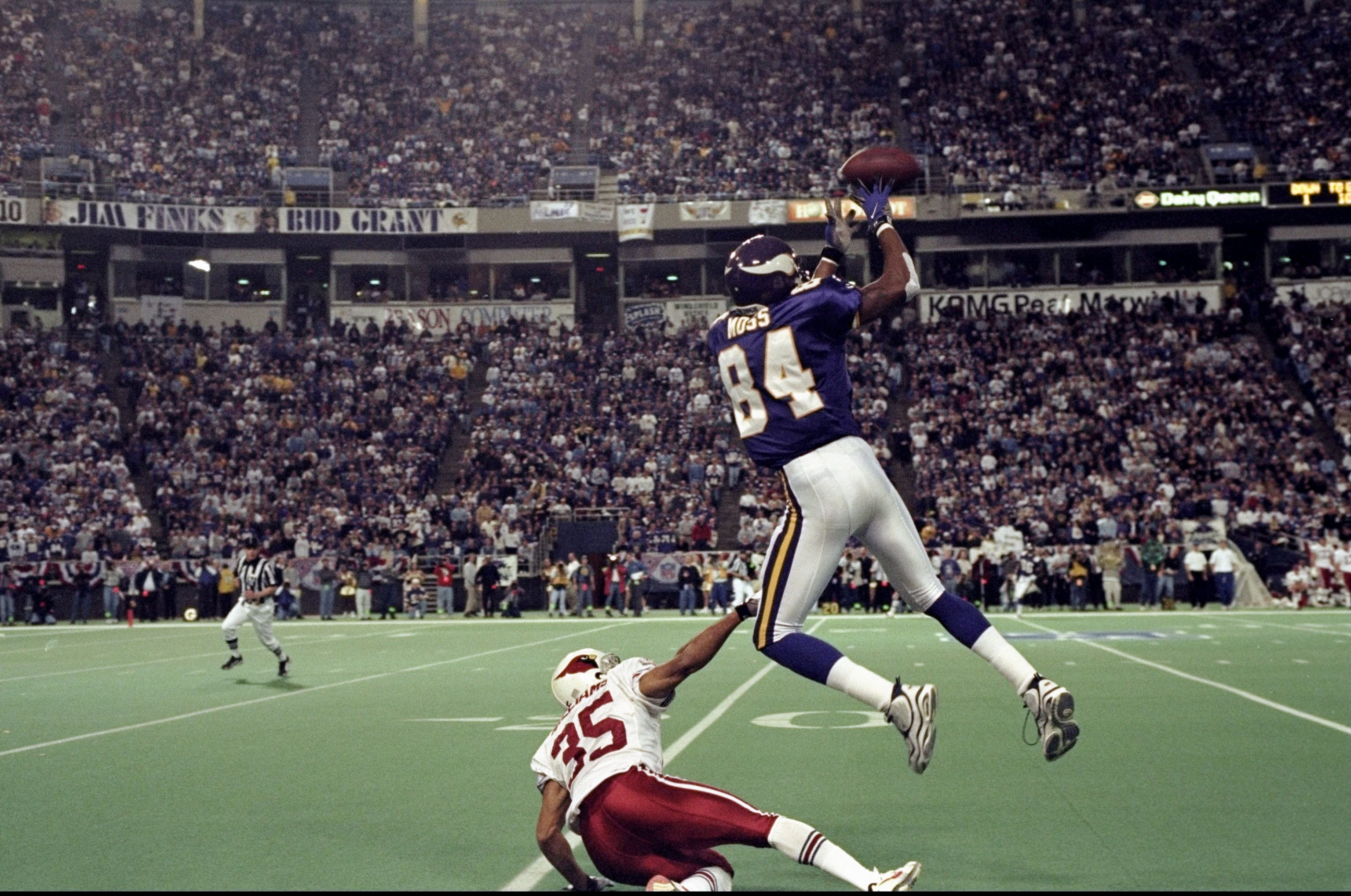 3072x2040, 10 Jan - Randy Moss Jumping Catch - HD Wallpaper 