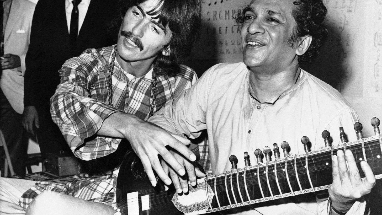 Ravi Shankar George Harrison - HD Wallpaper 