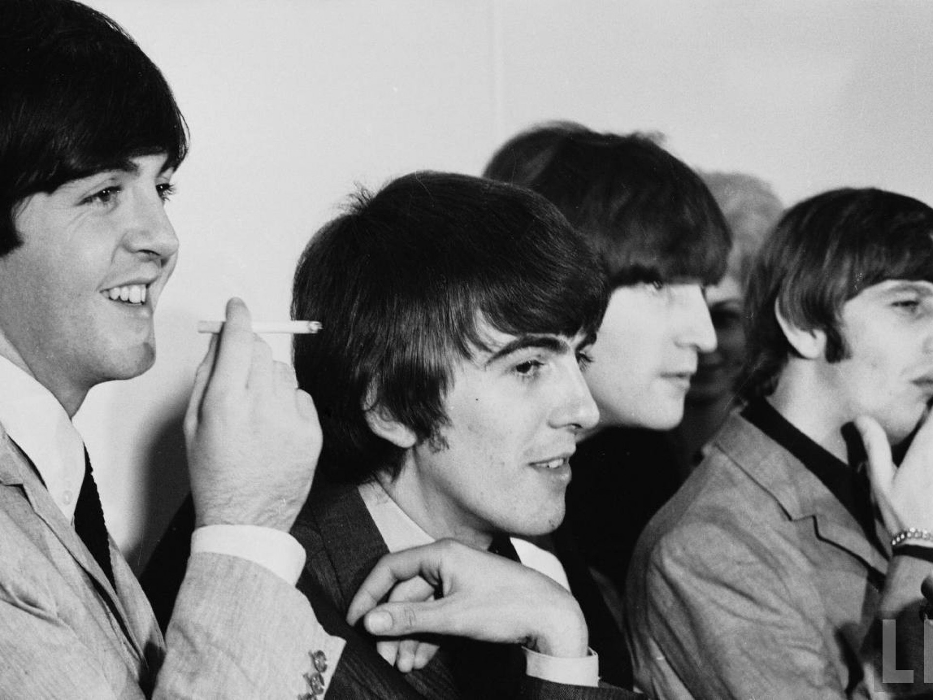 Smoking Music The Beatles John Lennon George Harrison - Beatles Bill Ray - HD Wallpaper 