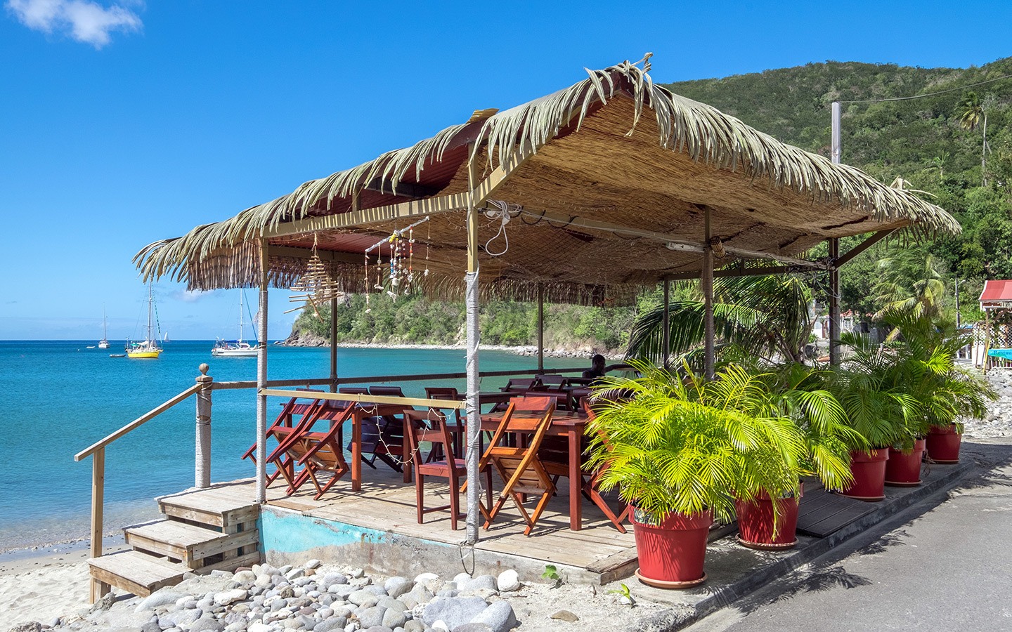 Where Is Death In Paradise Filmed Discover The Real - Catherine's Bar Death In Paradise - HD Wallpaper 