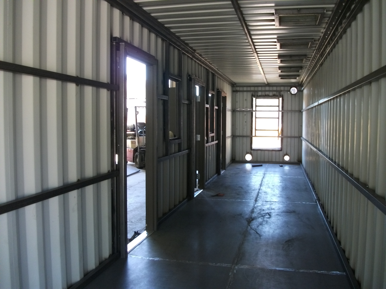 Closed Cell Spray Foam - Containers Interior - HD Wallpaper 