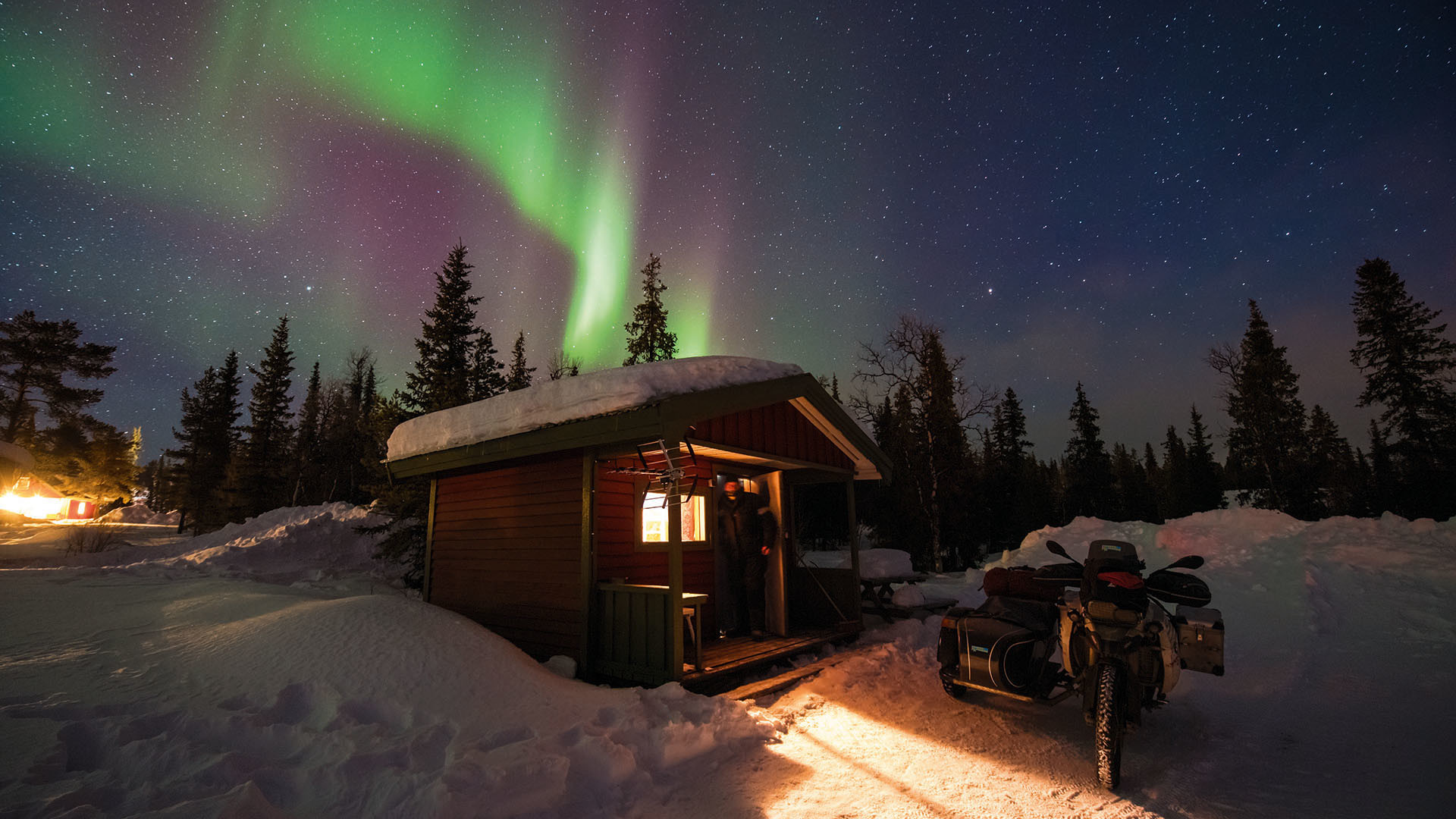 Warm Kann Jeder 
 Data Src Warm Winter Wallpaper Ipad - Aurora - HD Wallpaper 