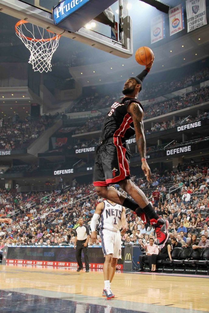 Lebron James Dunk Wallpaper On Wallpaper Hd Pic Hwb211700 - Lebron James Dunking Basketball - 686x1024 Wallpaper Lebron James Dunk Wallpaper On Wallpaper Hd Pic Hwb211700 - Lebron James Dunking Basketball - 686x1024 Wallpaper