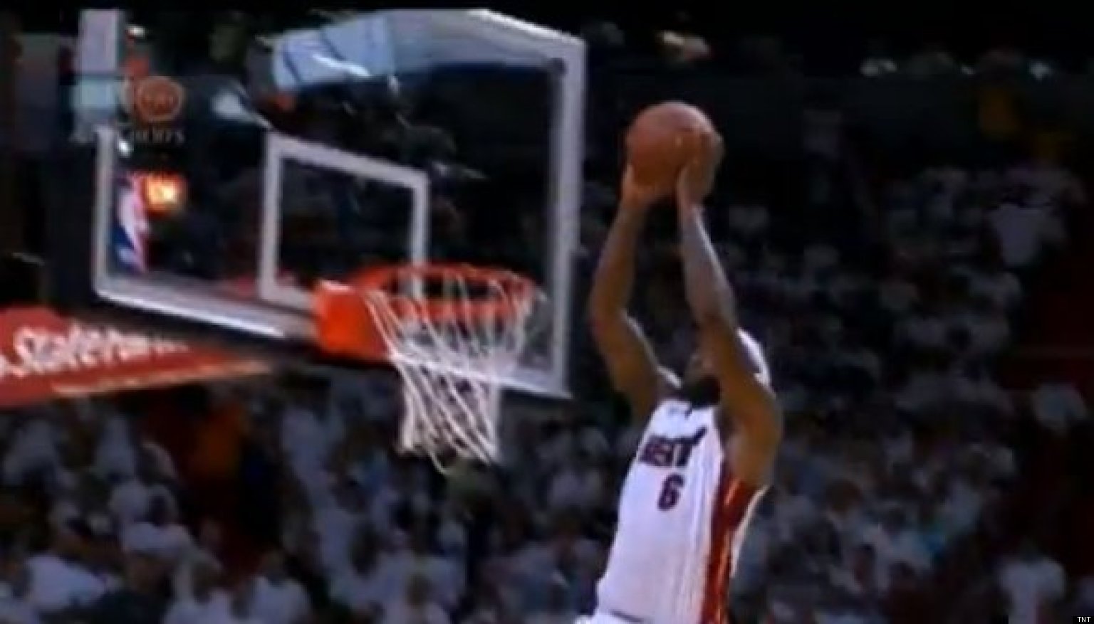 O Lebron James Dunk Facebook Pic Hwb313583 - Dwyane Wade Pull Ups - HD Wallpaper 