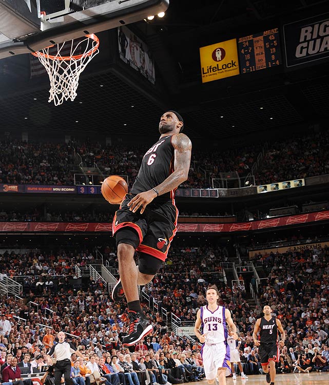 3 Time Mvp Lebron James Soars High For Another Fantastic - Best Pictures Of Lebron James - HD Wallpaper 