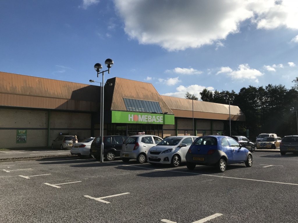 Barnstaple S Homebase Store - Parking Lot - HD Wallpaper 