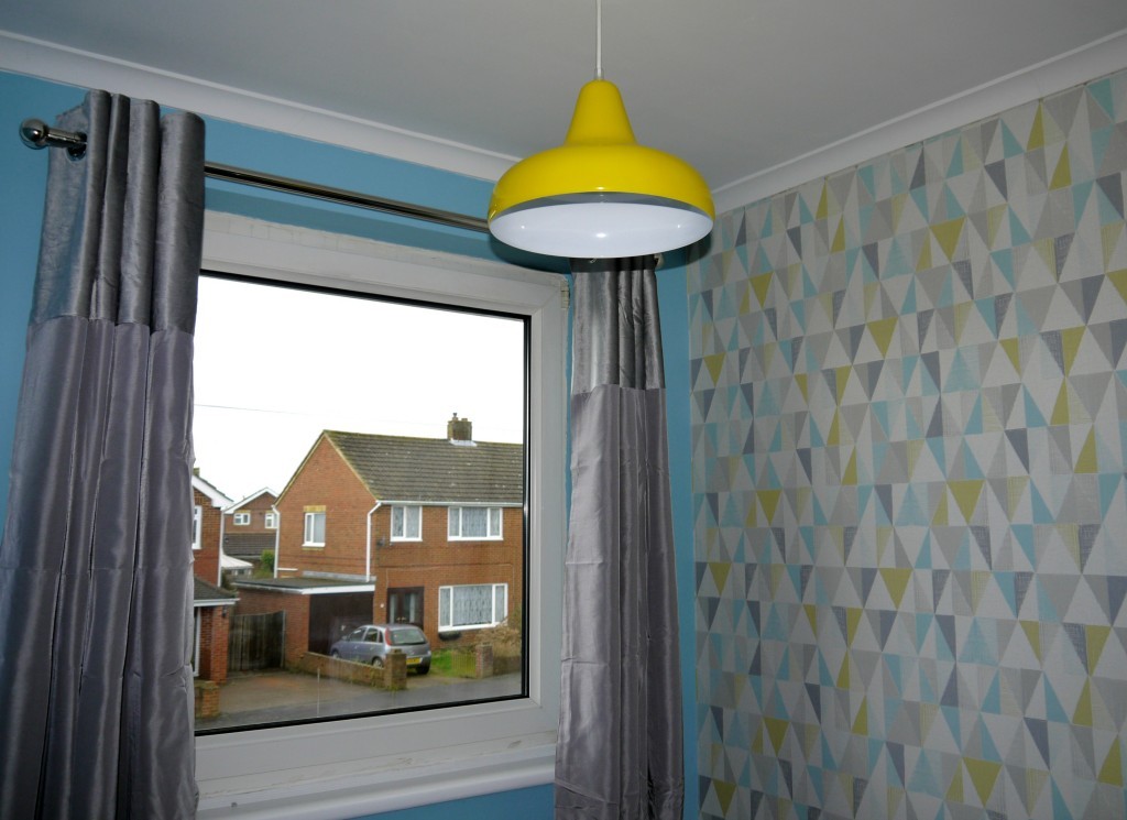 Black And White Wallpaper Homebase Uk - Window Covering - HD Wallpaper 