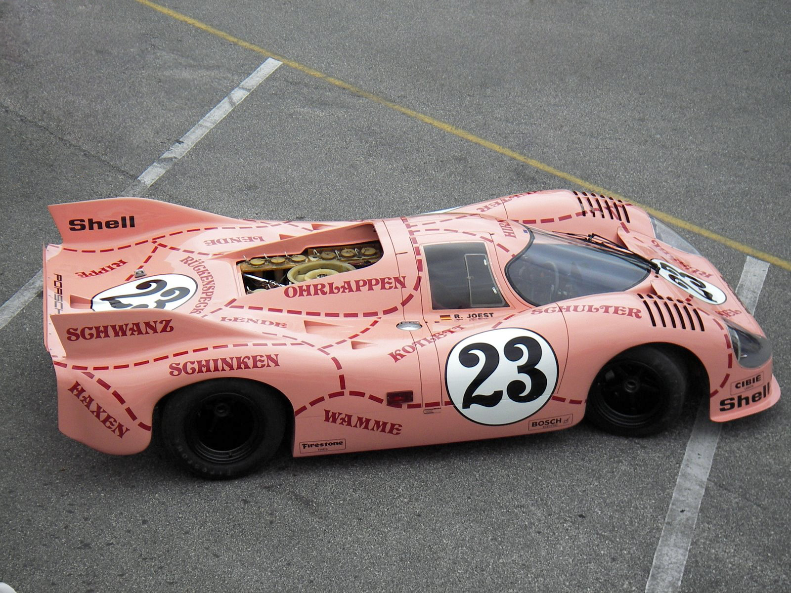 Porsche 917 Pink Pig - HD Wallpaper 