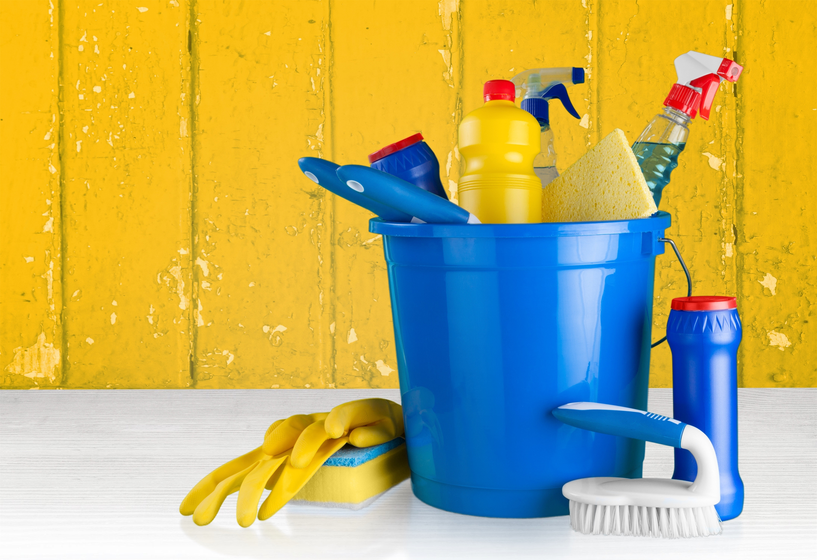 Cleaning Equipment In A Bucket - Yellow Gloves Cleaning Products - HD Wallpaper 