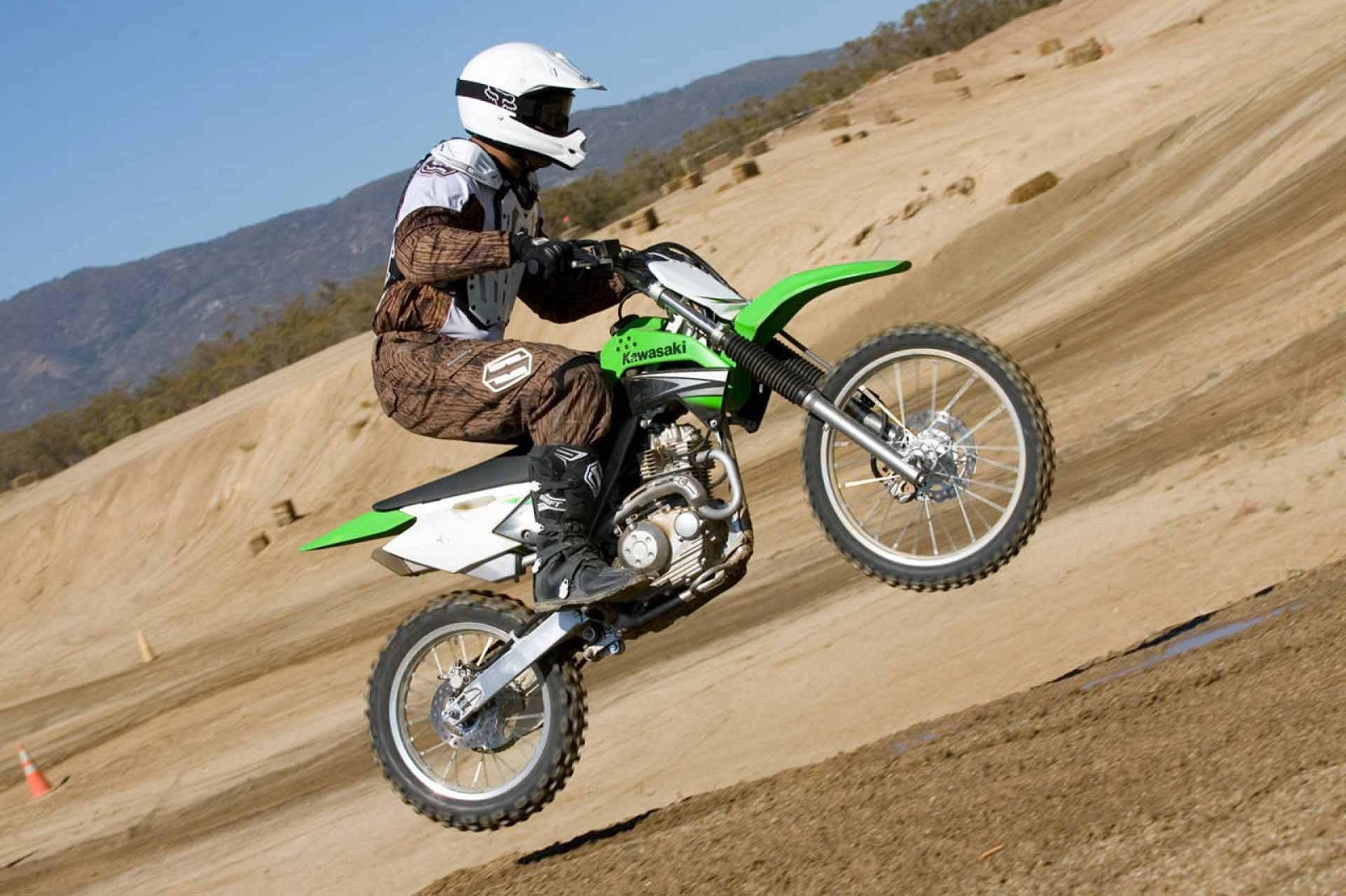 Kawasaki Dirt Bike Images Download - Motorcycle - HD Wallpaper 
