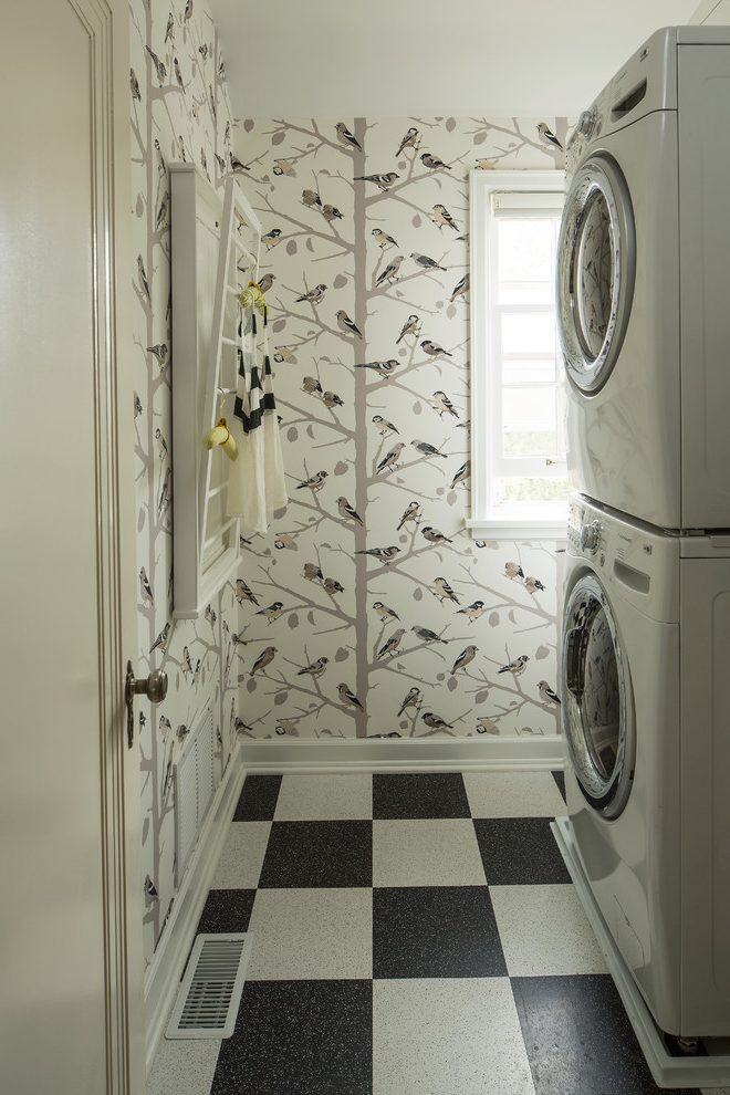 Checkered Wallpaper Eclectic Laundry Room Natural Lighting - Laundry Room - HD Wallpaper 
