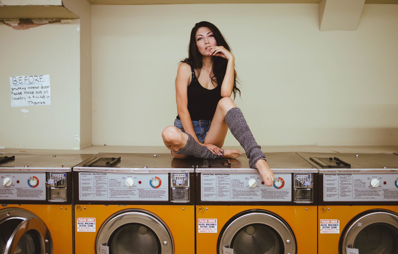 Photo Wallpaper Sexy, Pose, Model, Shorts, Makeup, - Washing Machine Sexy - HD Wallpaper 