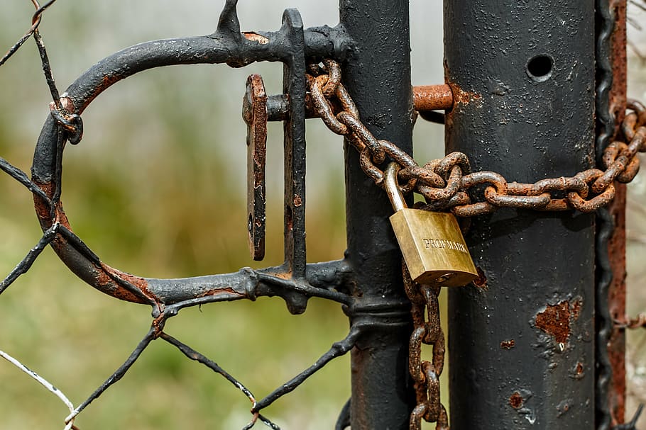 Gate With Chain And Padlock, Keep Out, Security, Safety, - Factory Closing - HD Wallpaper 
