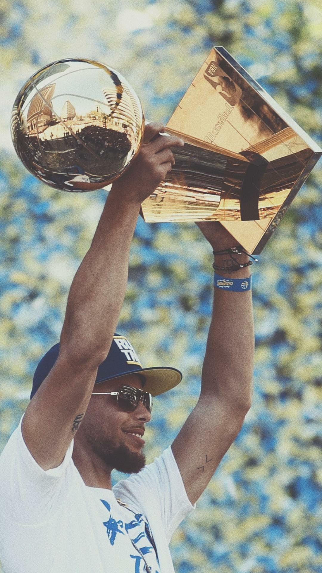 Stephen Curry With Trophy - HD Wallpaper 