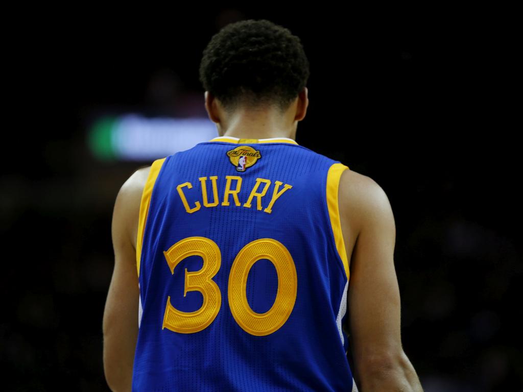 Why Stephen Curry Is The Mvpof Social Data Investing - Stephen Curry Back View - HD Wallpaper 
