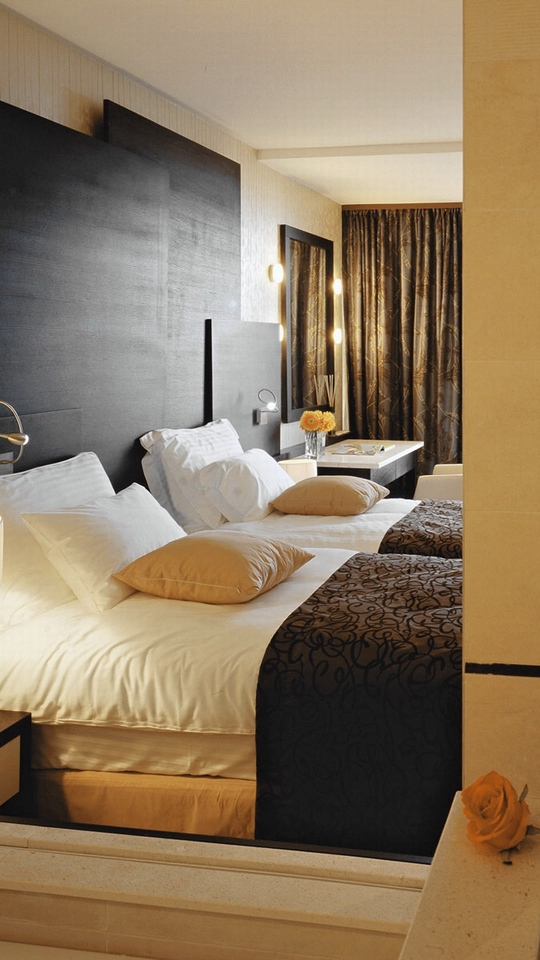 Wallpaper Bedroom, Bed, Painting, Wall, Comfort - Novi Vinodolski Hoteli - HD Wallpaper 