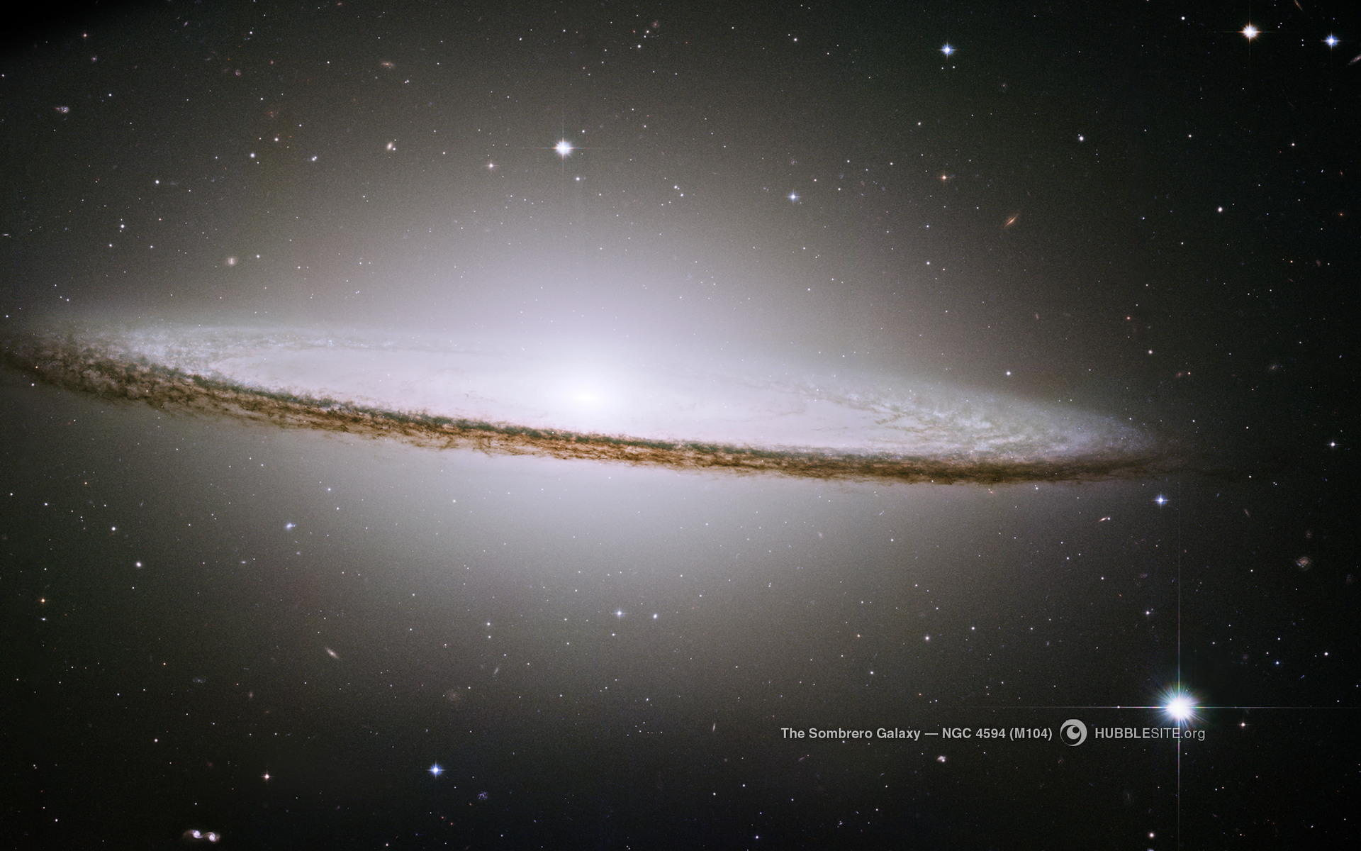 The Sombrero Galaxy - Sombrero Galaxy Wallpaper Hd - HD Wallpaper 