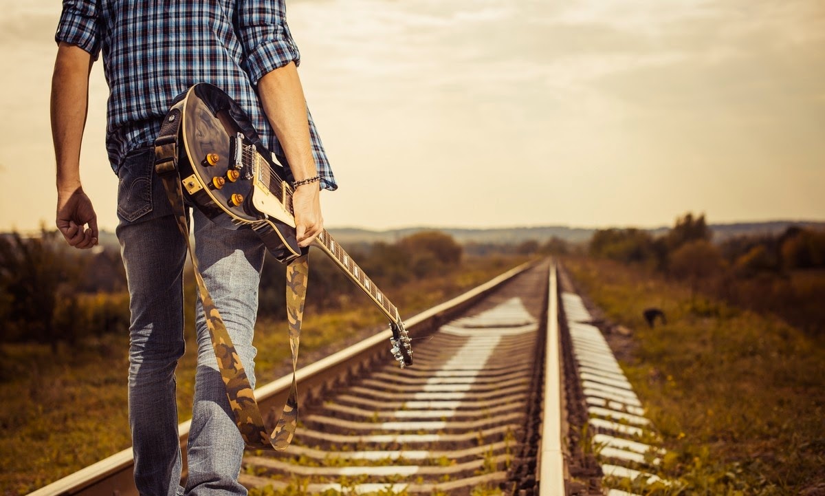 Portable Guitar Amps - Guitar On The Road - HD Wallpaper 