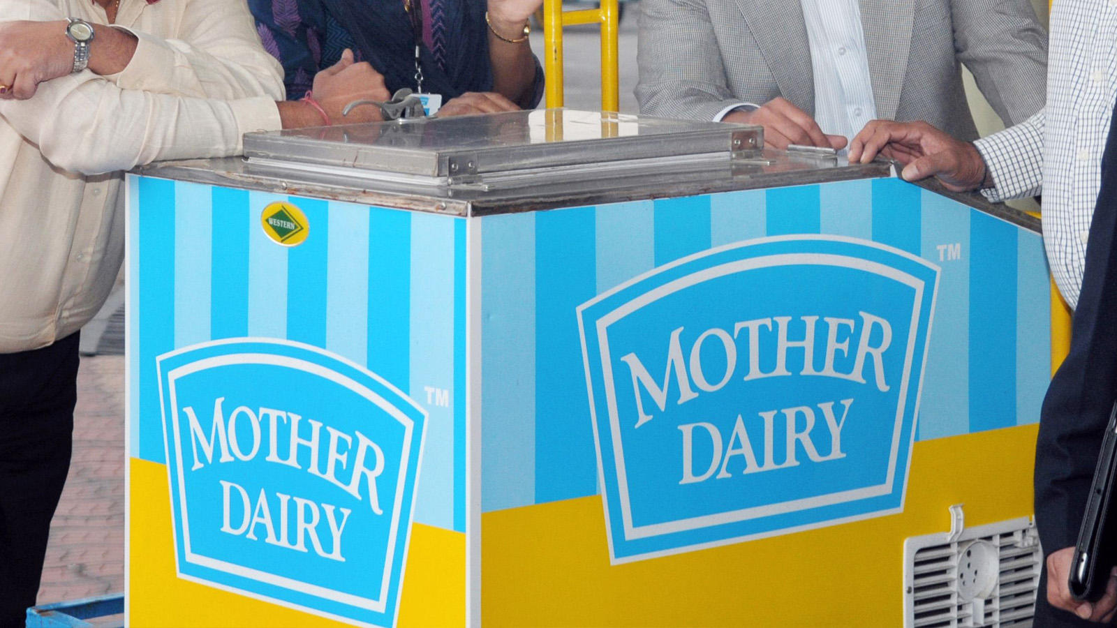 Mother Dairy - HD Wallpaper 