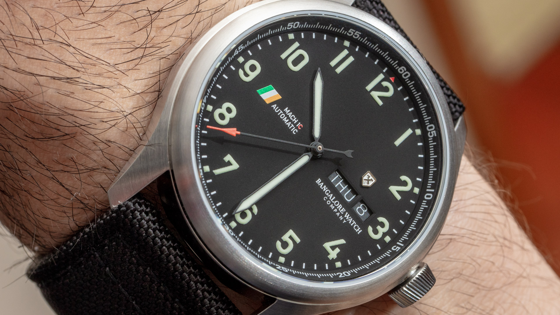 Analog Watch - HD Wallpaper 