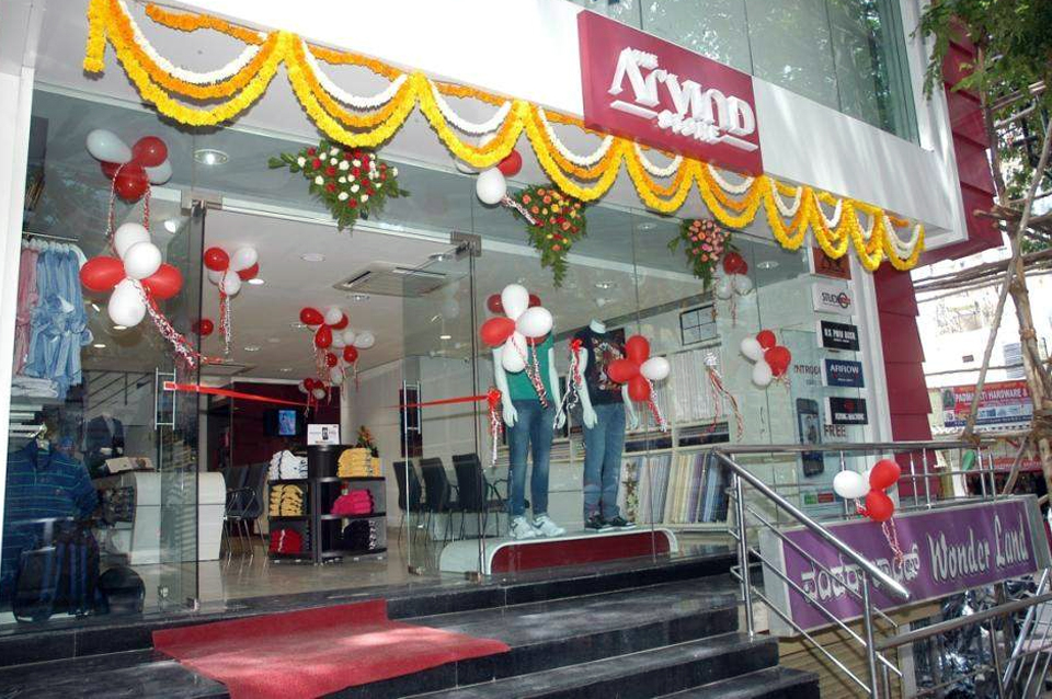 The Arvind Store - Display Window - HD Wallpaper 
