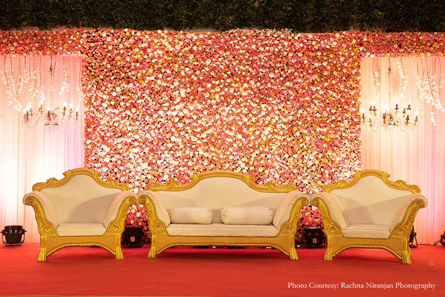 Anchalika And Harshad, Hyatt Regency Pune - Studio Couch - HD Wallpaper 